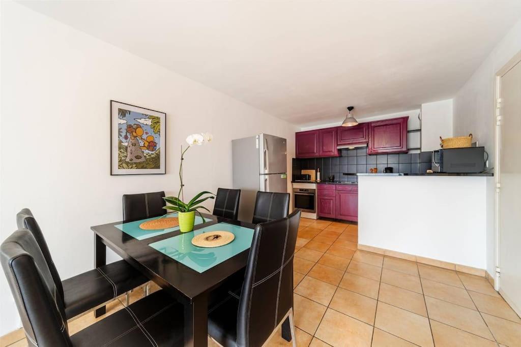 Jade - Appt 2 Chb - 4 Personnes - A 200 M Du Lagon De Saint-Pierre - Residence Avec Belle Piscine Et Parking Prive - Sur Le Front De Mer Et A 2 Pas Du Centre-Ville De St-Pierre Exteriör bild