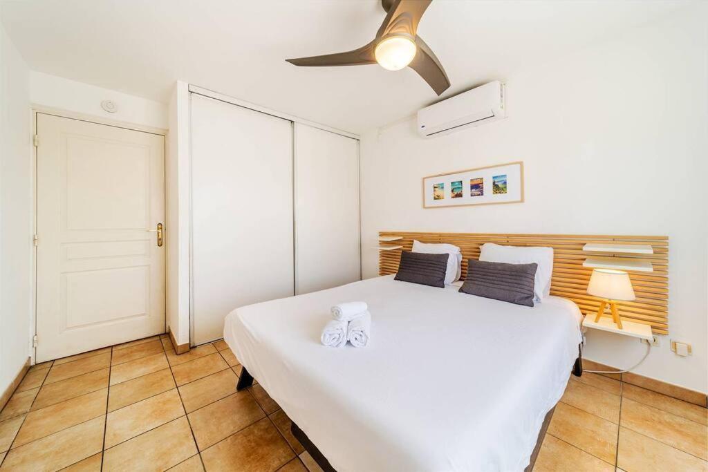 Jade - Appt 2 Chb - 4 Personnes - A 200 M Du Lagon De Saint-Pierre - Residence Avec Belle Piscine Et Parking Prive - Sur Le Front De Mer Et A 2 Pas Du Centre-Ville De St-Pierre Exteriör bild